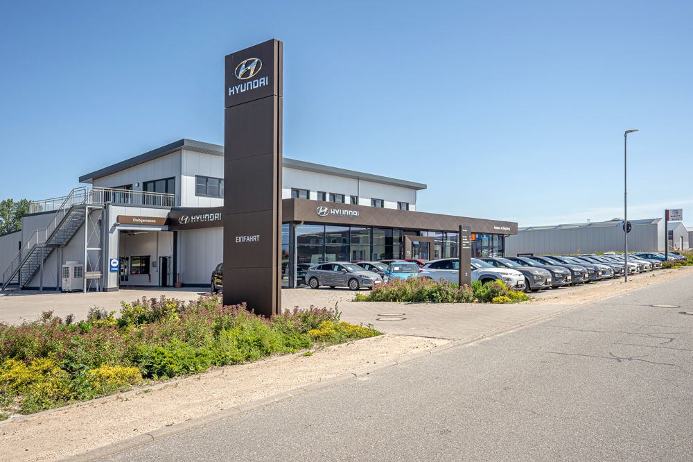 Neubau einer Autohaus am Bungsberg Filiale in Oldenburg/Holstein mit Räumlichkeiten für die Verwaltung